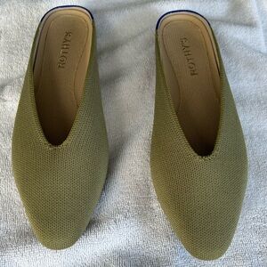 Rothy’s Almond Demi Cedar size 6.5 New in Box